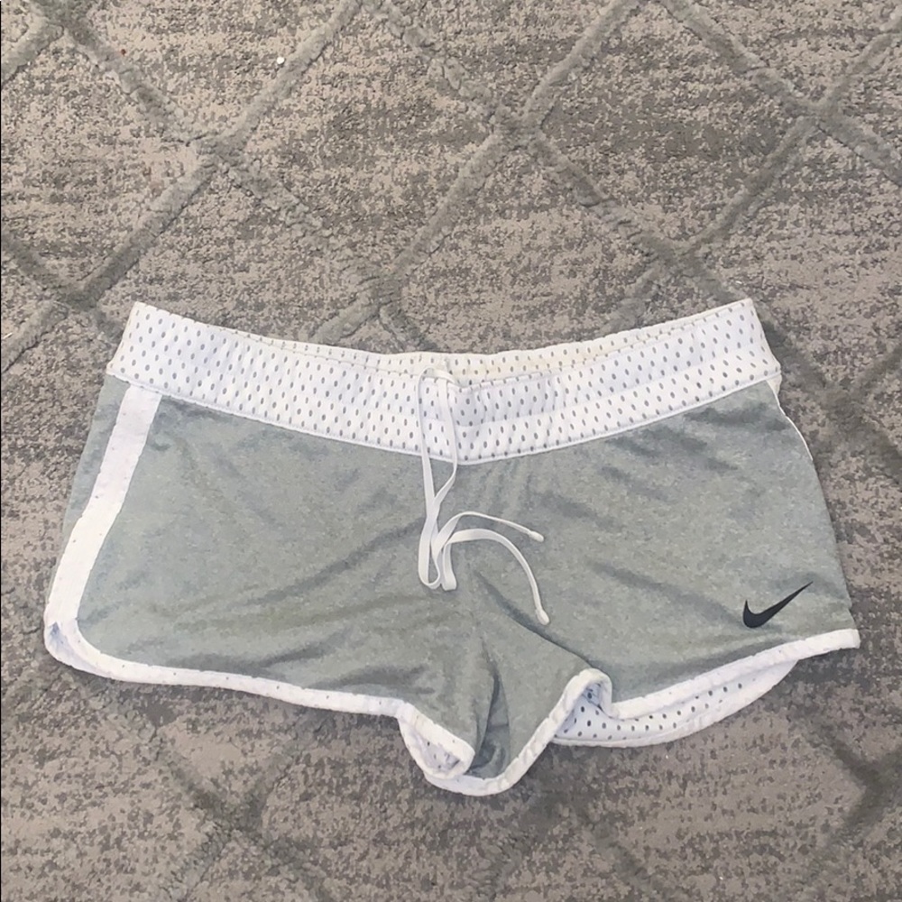 ✔️Women’s Nike shorts!✔️